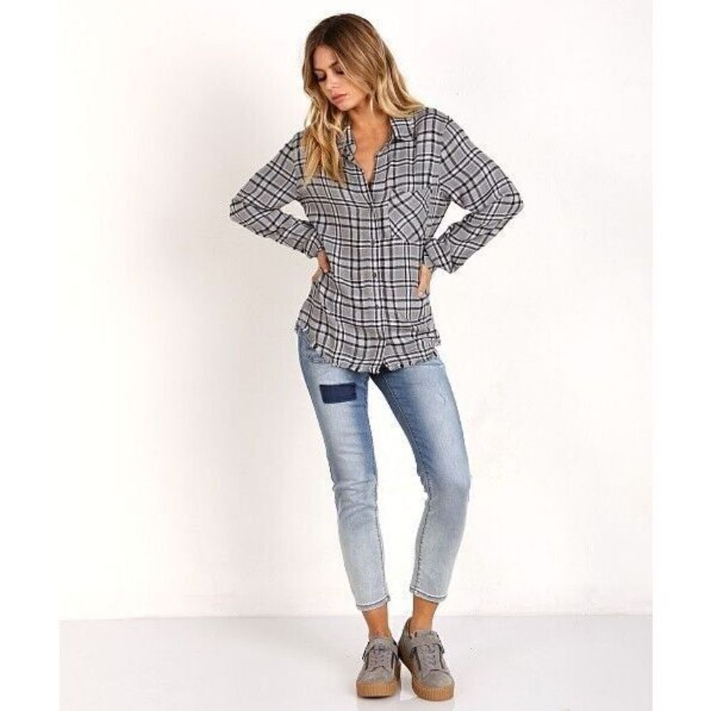 Bella Dahl Frayed Hem Button-Down Shirt Women's Size S Gray Plaid 100% Rayon